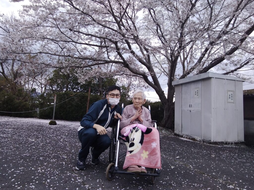 リーフ新市お花見に行きました！